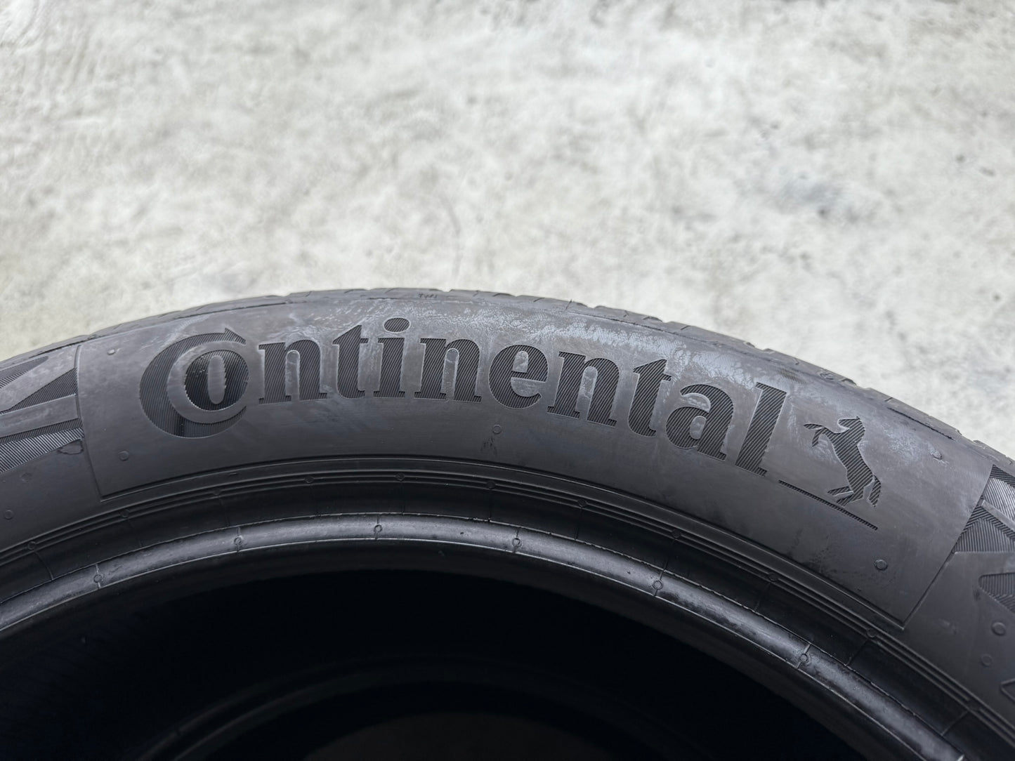 Usato: 2 Gomme 235/50R19 99V Continental Estive 85% residui
