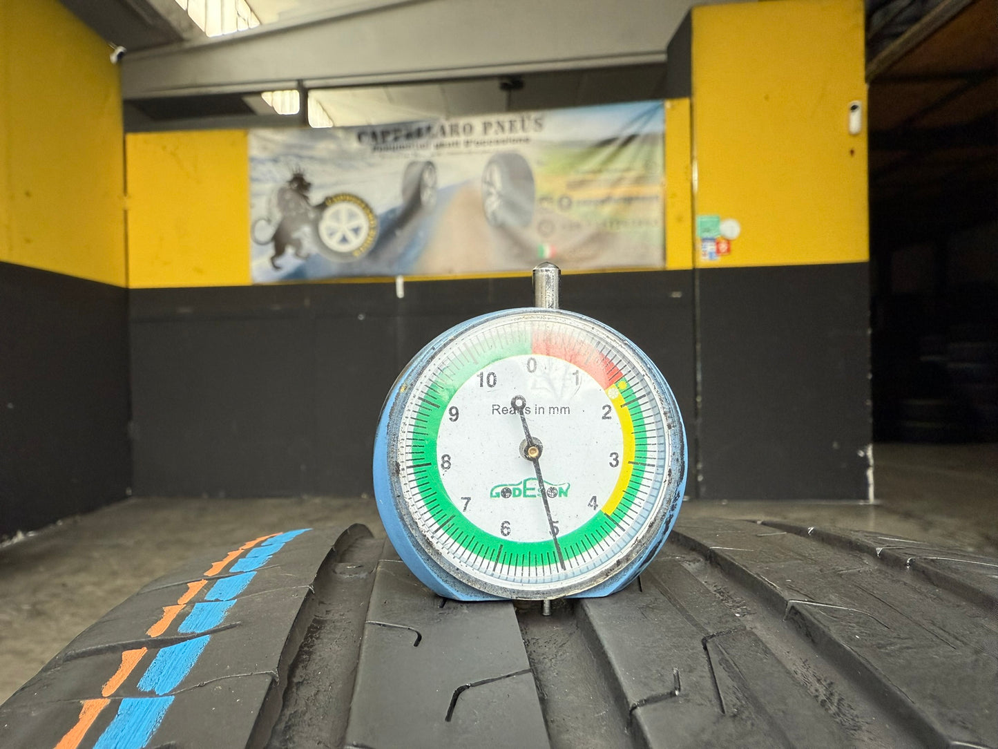 Usato: 2 Gomme 235/50R19 99V Continental Estive 85% residui