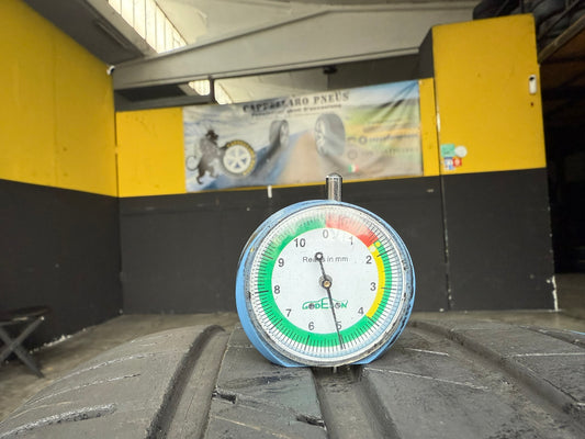 Usato: 2 Gomme 265/40R21 105Y XL Hankook Estive 80% residui