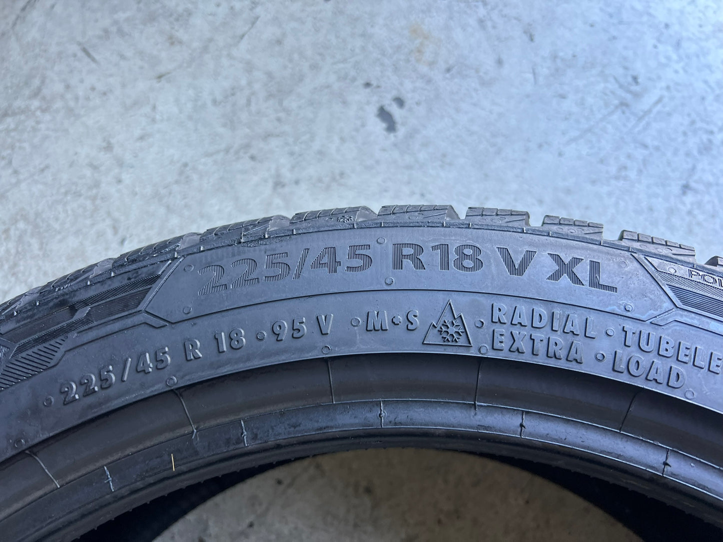 Usato: 4 Gomme 225/45R18 95V Barum invernali 90% residui