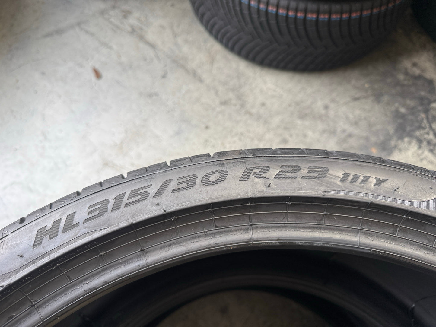 Usato: 2 Pneumatici Pirelli P Zero (PZ4) Sport 315/30R23 111Y XL * FSL Estivi 80% Residui