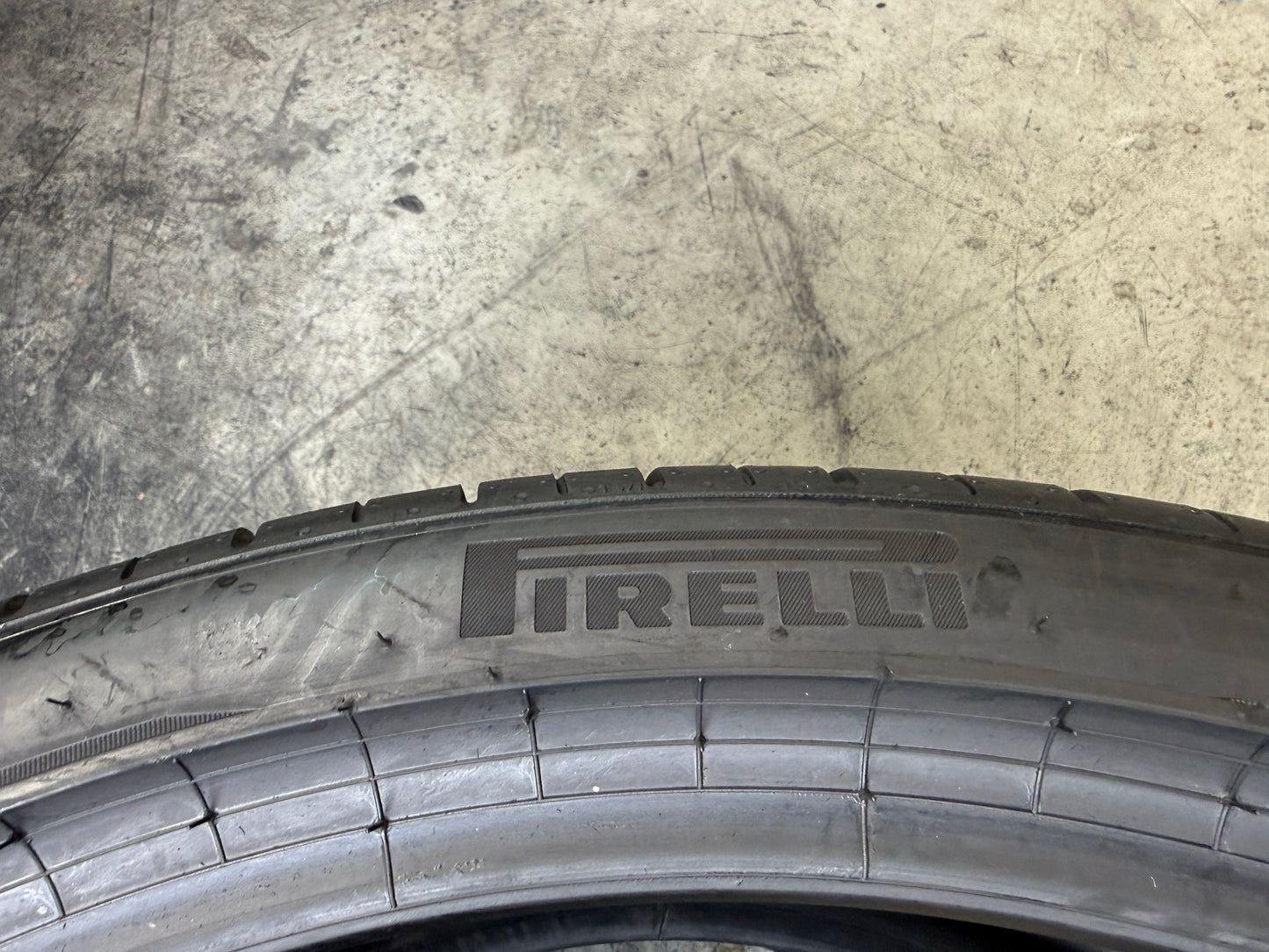 Usato: 2 Pneumatici Pirelli P Zero (PZ4) Sport 315/30R23 111Y XL * FSL Estivi 80% Residui