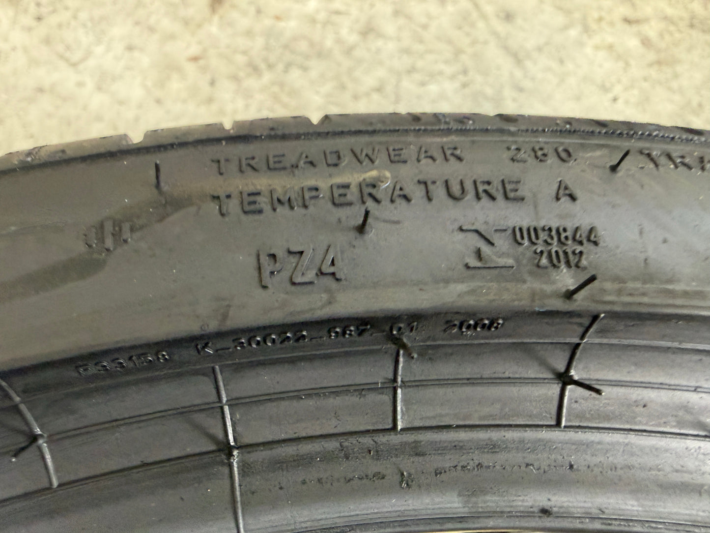 Usato: 2 Pneumatici Pirelli P Zero (PZ4) Sport 315/30R23 111Y XL * FSL Estivi 80% Residui