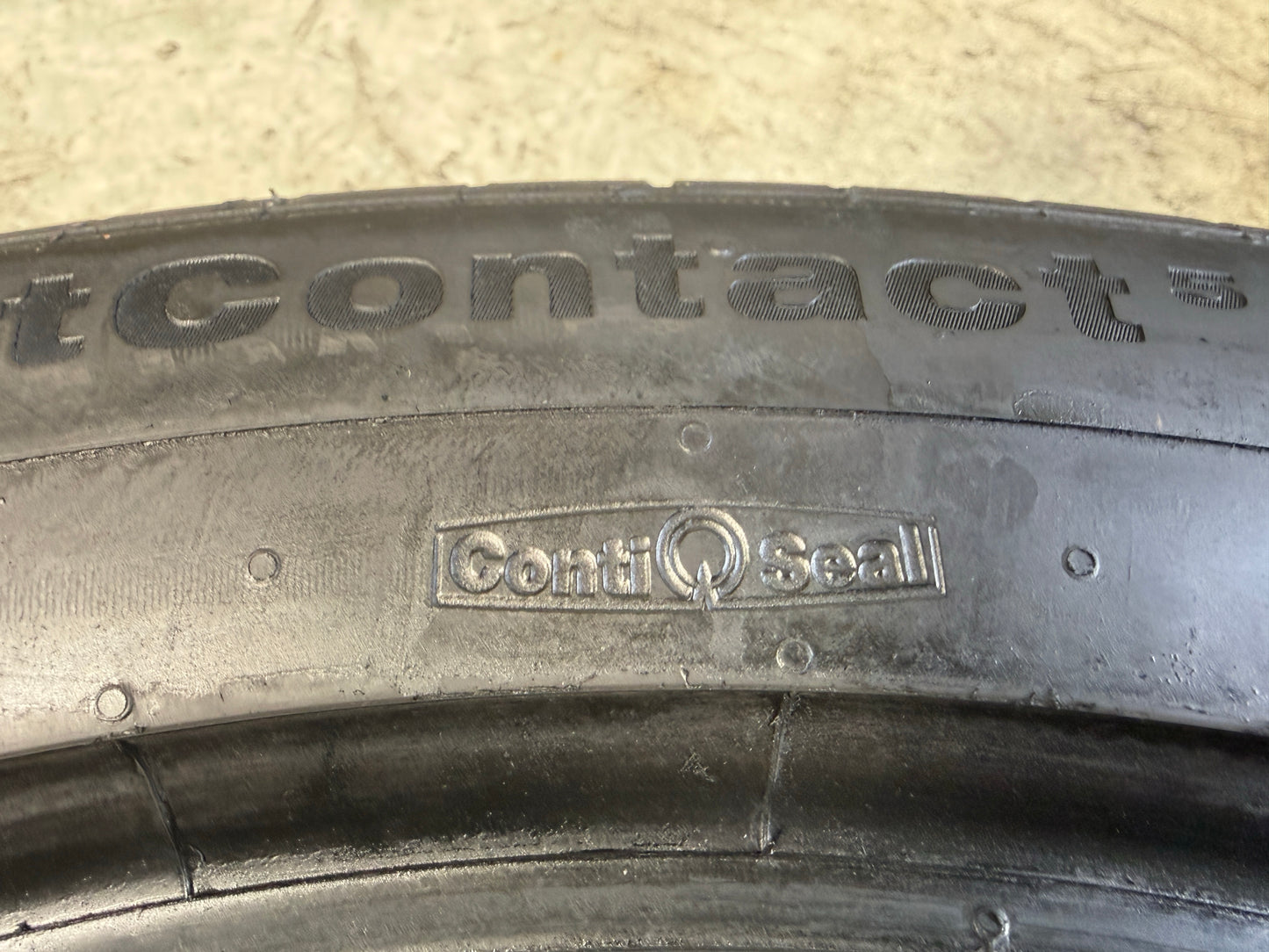 Usato: 2 Pneumatici Continental ContiSportContact 5 285/40R22 110Y XL ContiSeal * Estivi 85% Residui