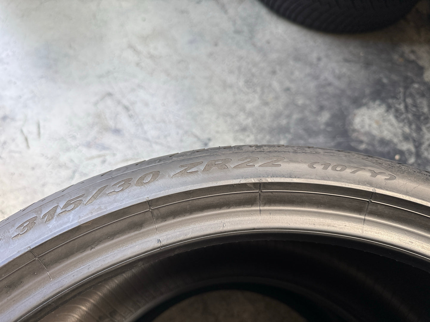 Usato: 2 Pneumatici Pirelli P Zero 315/30R22 107Y XL FP N0 Estivi 85% Residui
