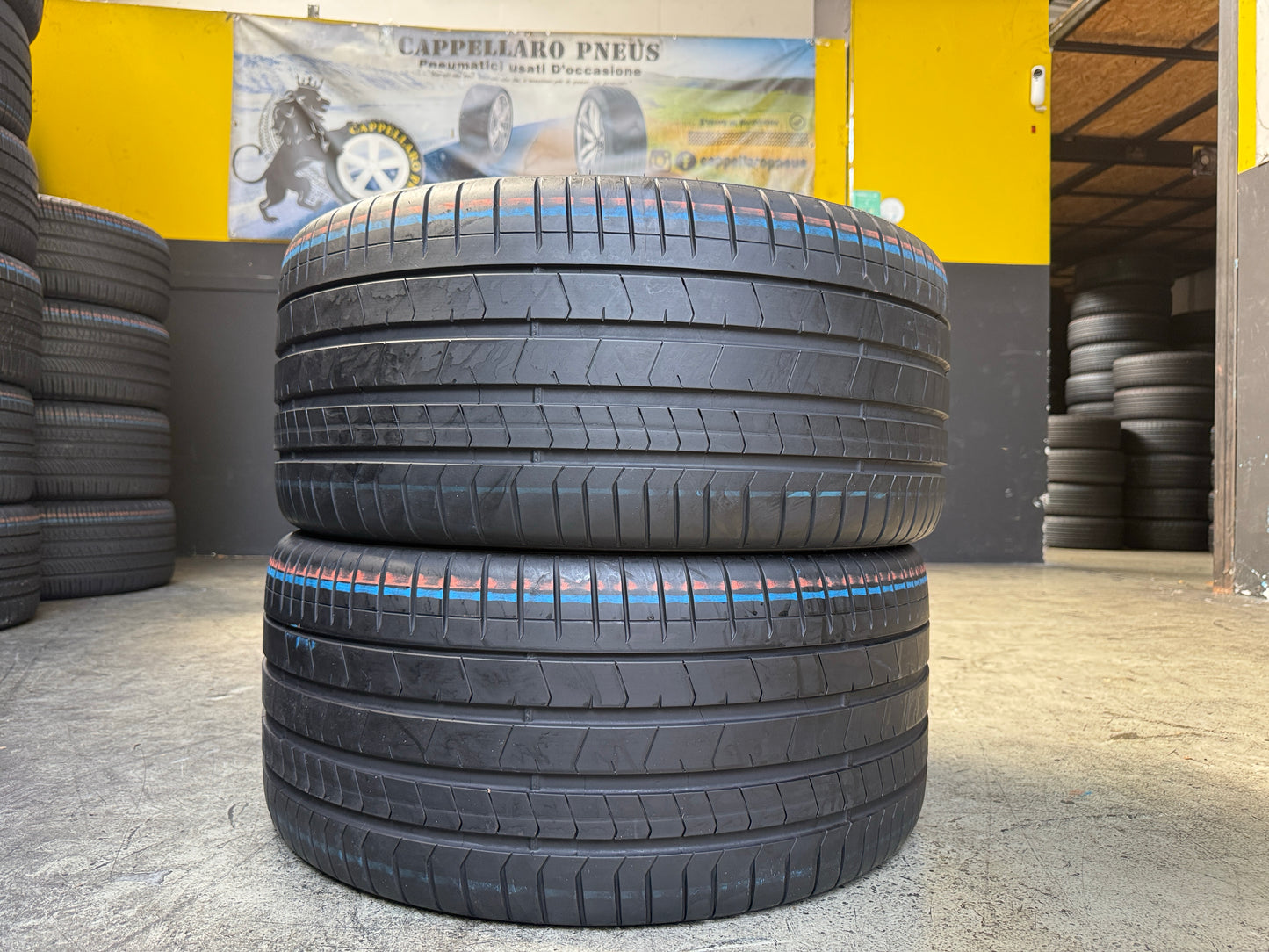 Usato: 2 Pneumatici Pirelli P Zero PZ4 315/30R22 107Y XL * FSL Estivi 85% Residui DOT 2025