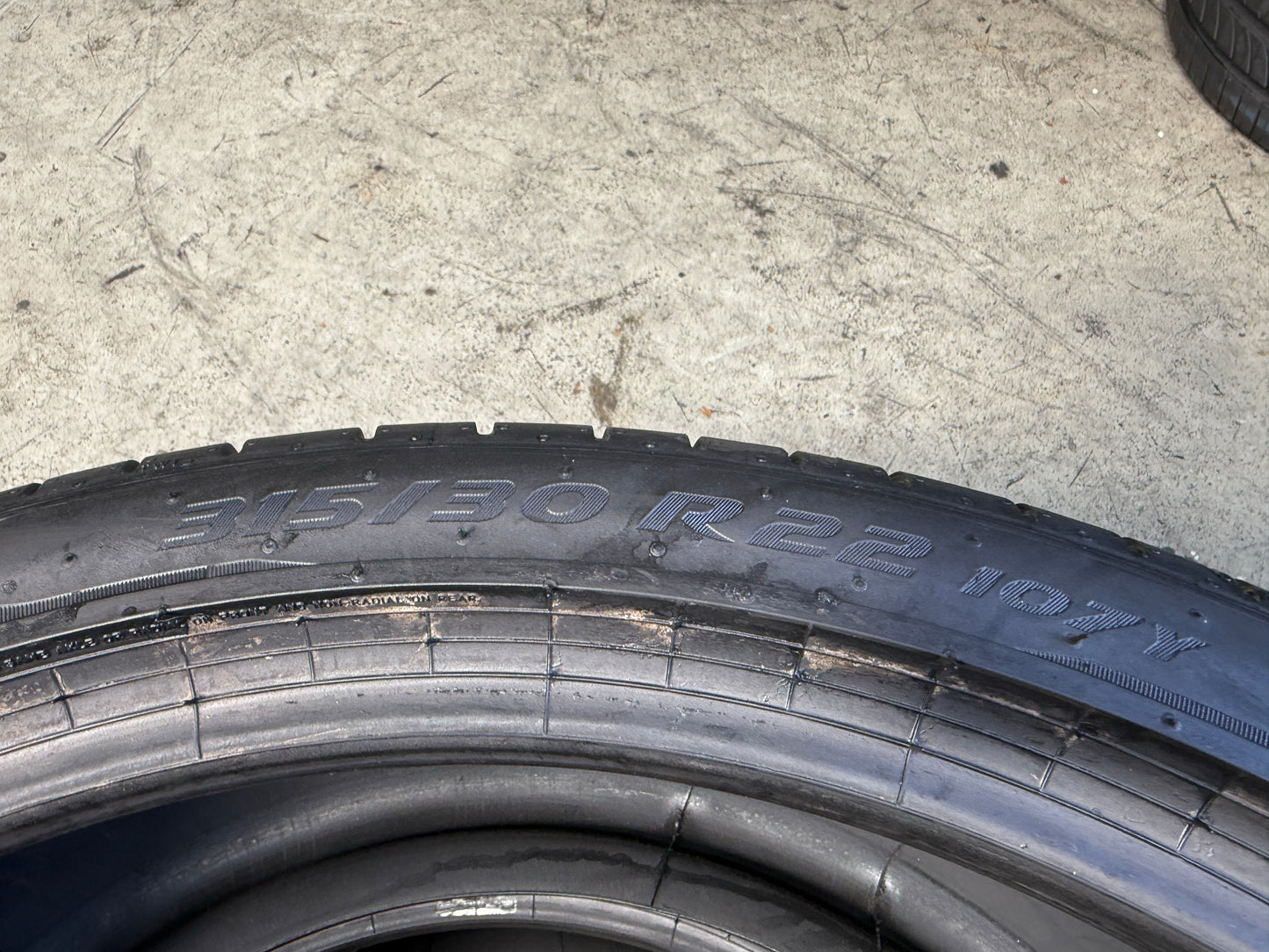 Usato: 2 Pneumatici Pirelli P Zero PZ4 315/30R22 107Y XL * FSL Estivi 85% Residui DOT 2025