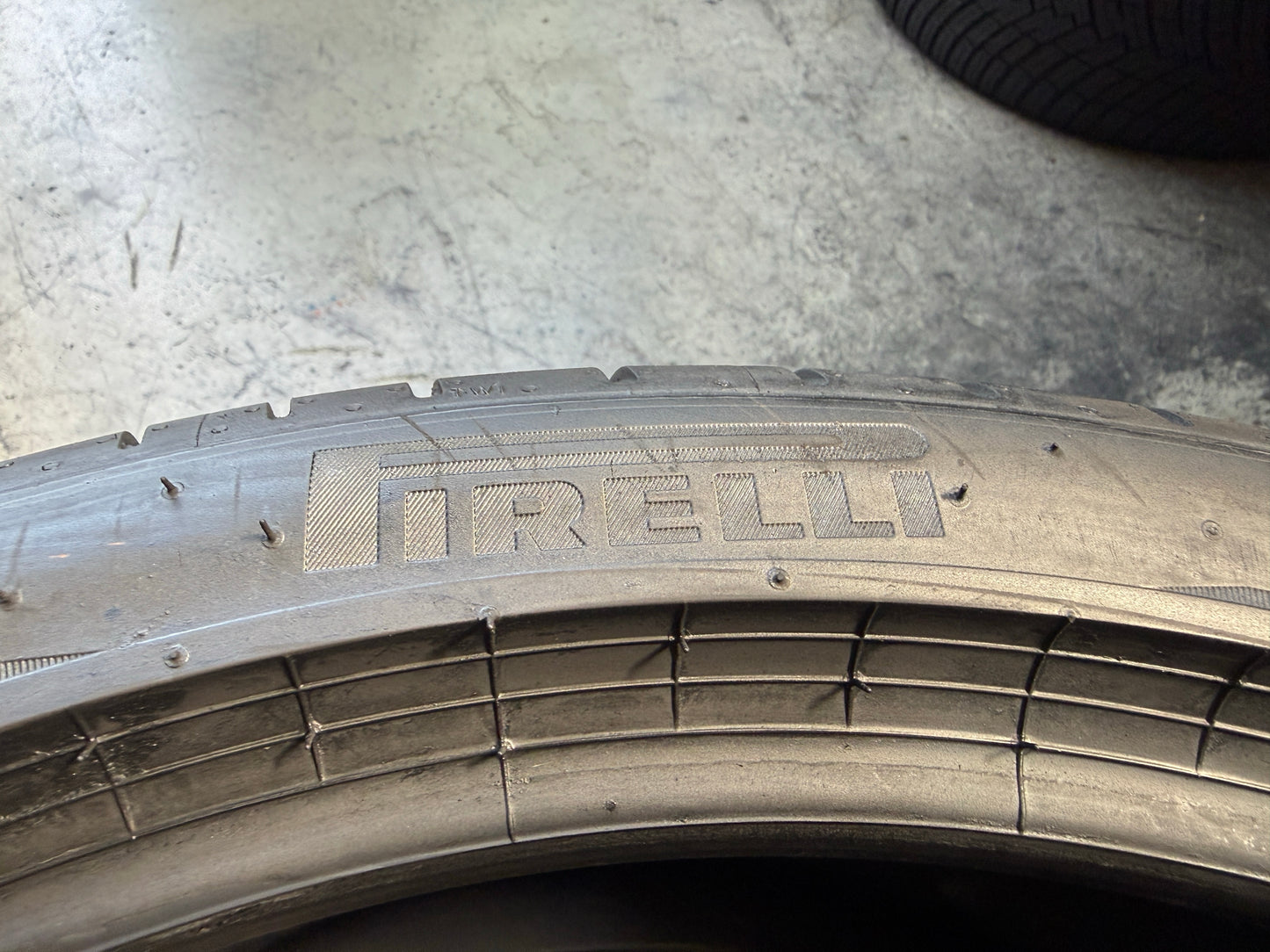 Usato: 2 Pneumatici Pirelli P Zero PZ4 315/30R22 107Y XL * FSL Estivi 85% Residui DOT 2025