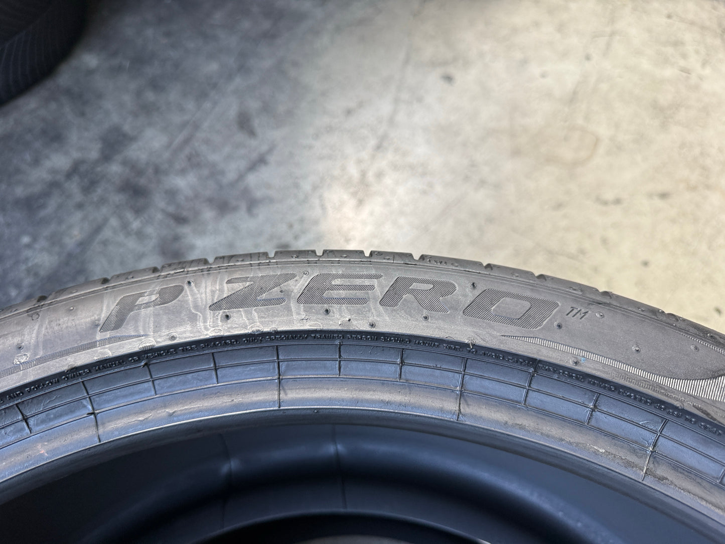 Usato: 2 Pneumatici Pirelli P Zero PZ4 315/30R22 107Y XL * FSL Estivi 85% Residui DOT 2025