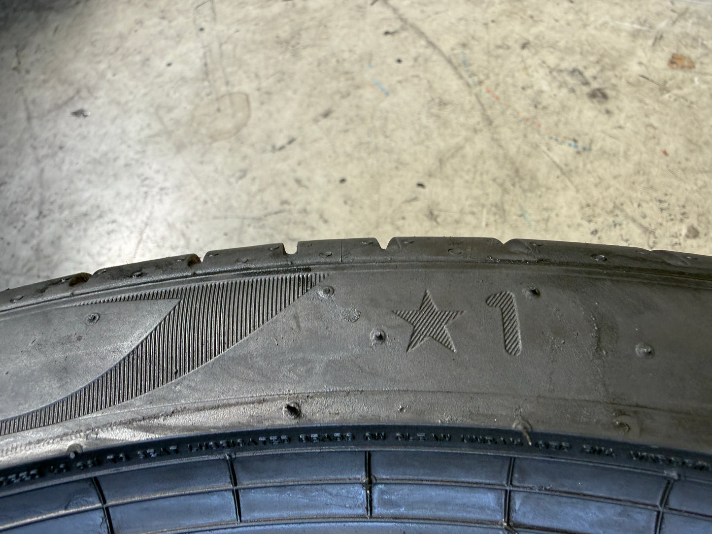 Usato: 2 Pneumatici Pirelli P Zero PZ4 315/30R22 107Y XL * FSL Estivi 85% Residui DOT 2025
