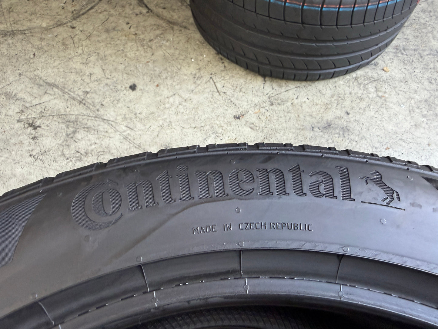 Usato: 2 Pneumatici Continental CrossContact RX 275/45R22 112W XL LR Estivi 85% Residui