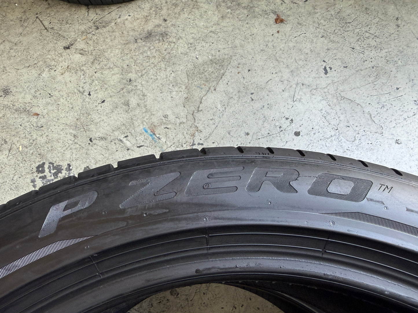 Usato: 2 Pneumatici Pirelli P Zero (PZ4) 275/40R21 107Y XL * RSC Run Flat Estivi 85% Residui