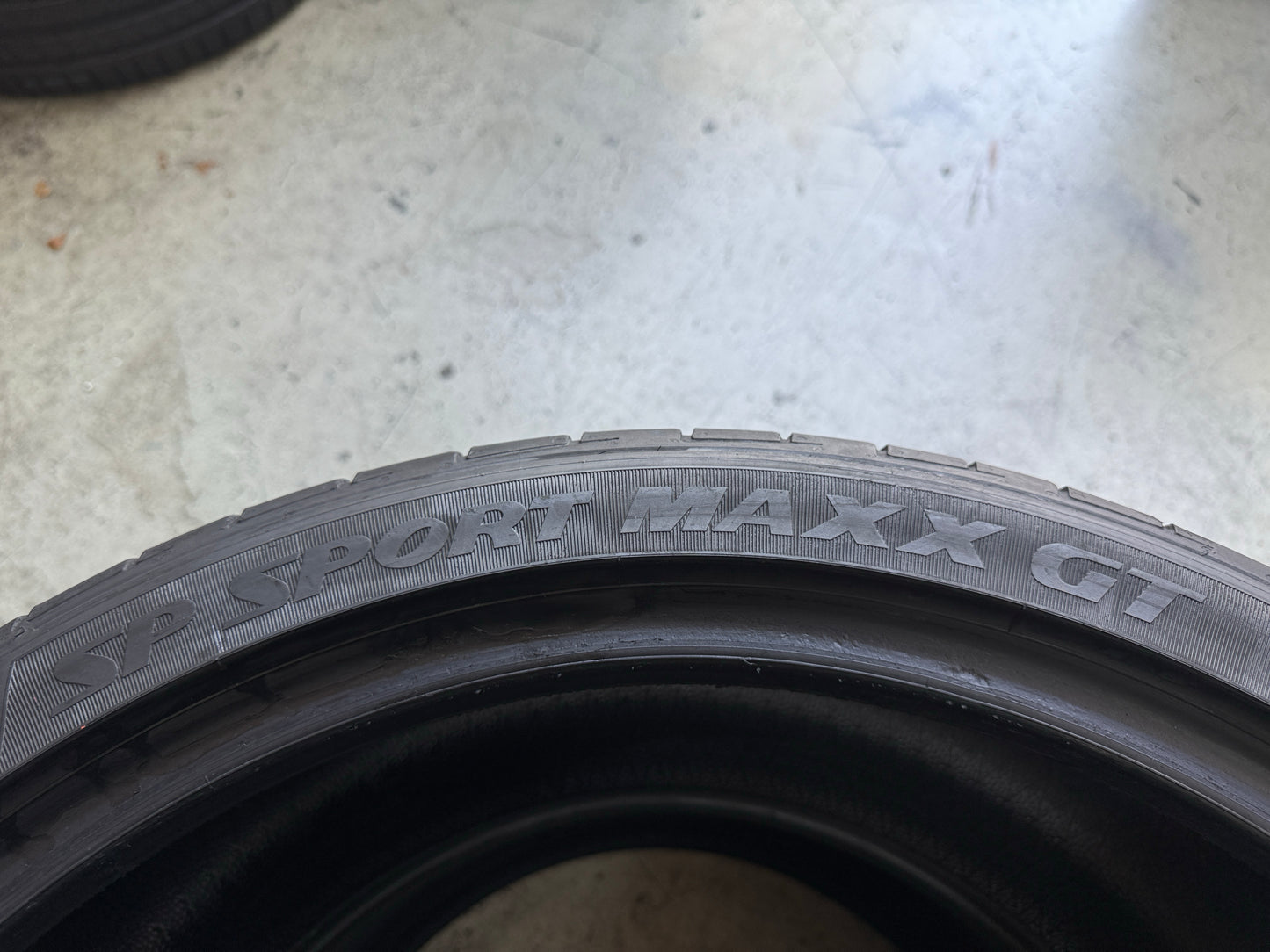 Usato: 2 Pneumatici Dunlop SP Sport Maxx GT 285/35R21 105Y XL * MFS Run Flat Estivi 90% Residui