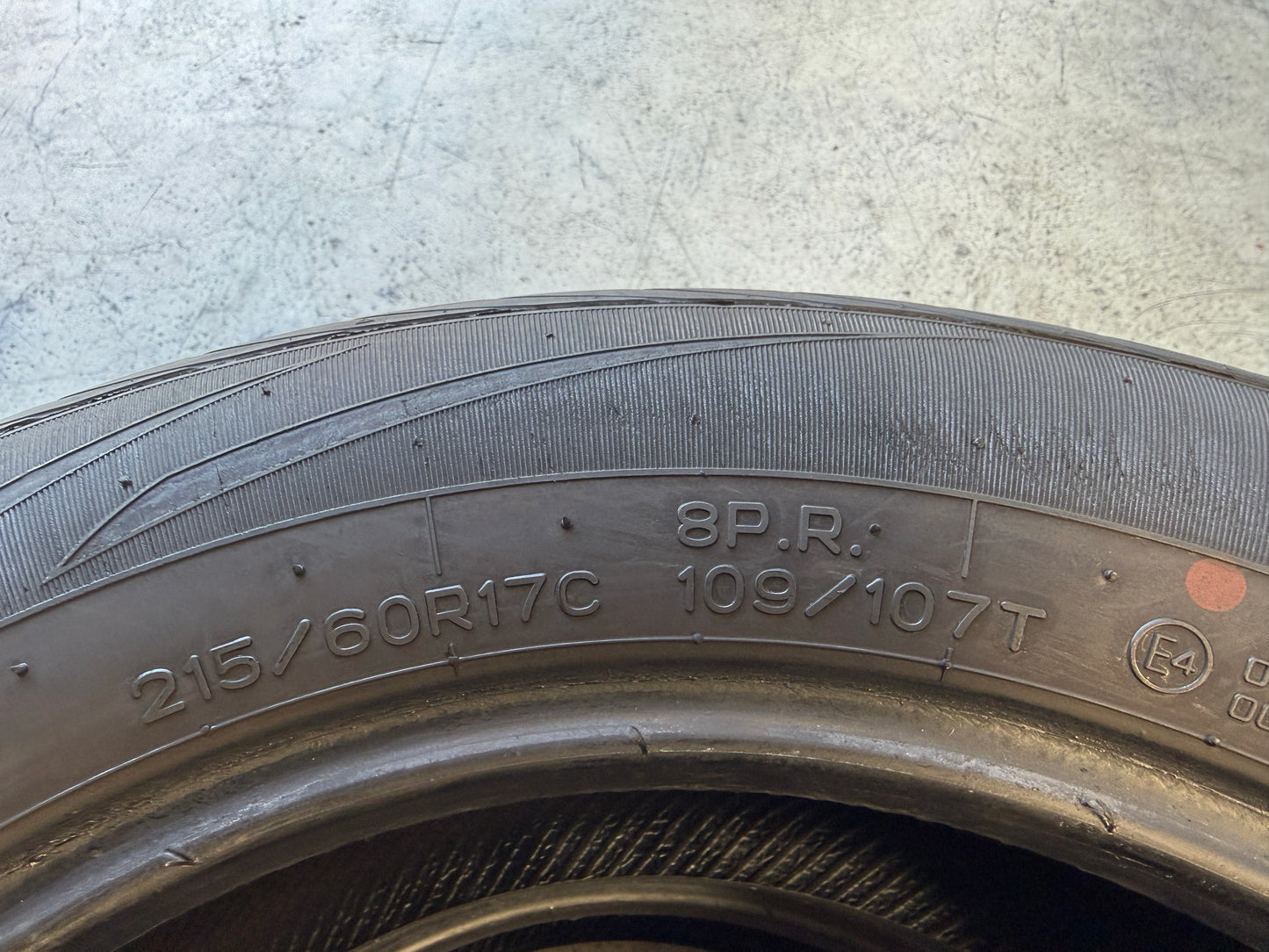 Usato: 2 Gomme 215/60R17C 109/107T Nankang Estive 90% residui