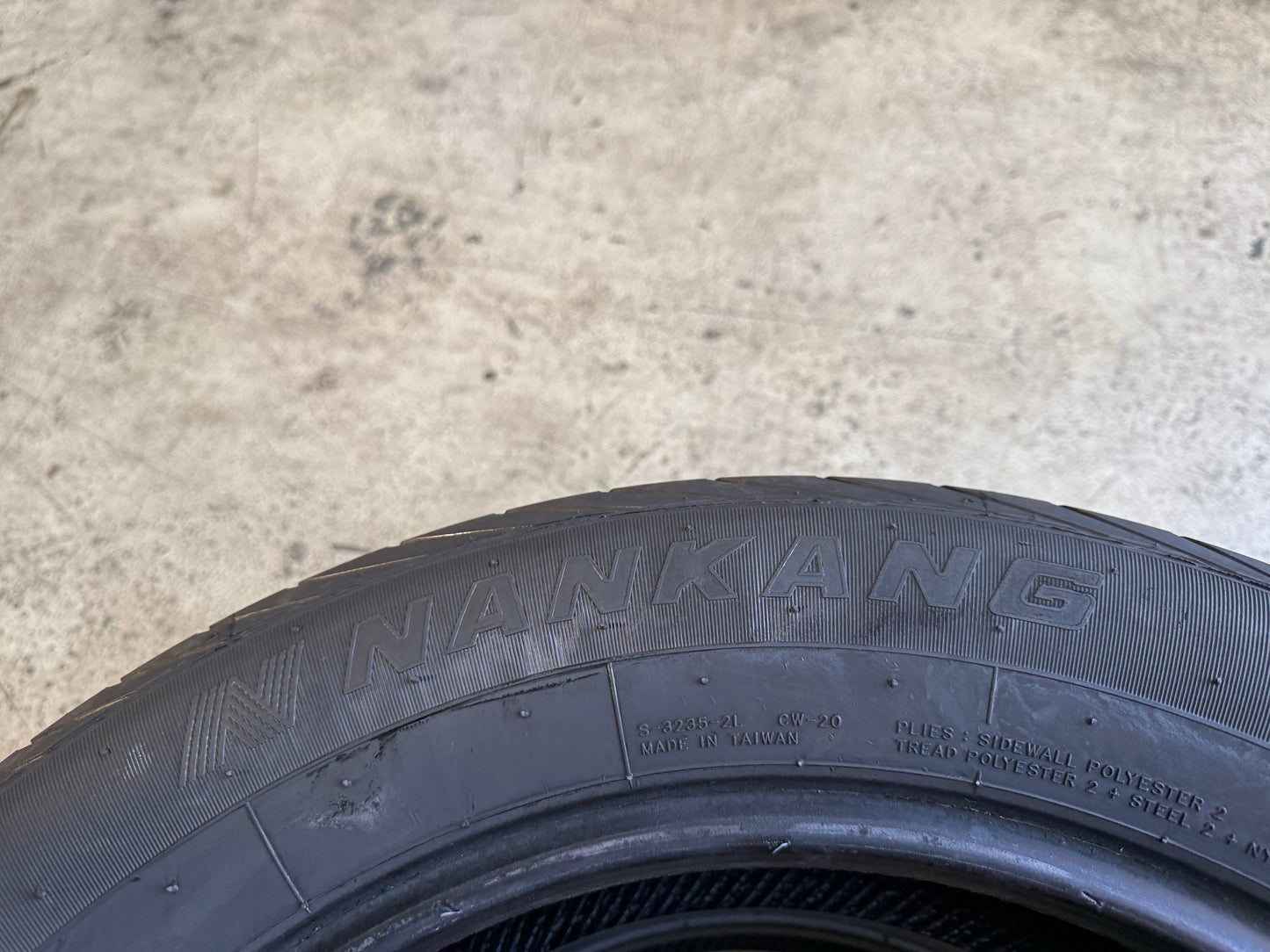 Usato: 2 Gomme 215/60R17C 109/107T Nankang Estive 90% residui