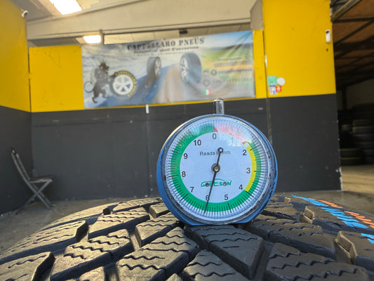 Usato: 2 Gomme 225/60R17 99H Bridgestone Invernali 80% residui