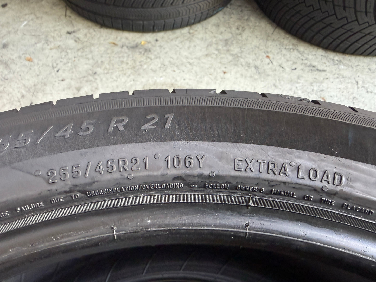 Usato: 2 Pneumatici Michelin Pilot Sport EV 255/45R21 106Y XL NE0 Porsche Estivi 85% Residui