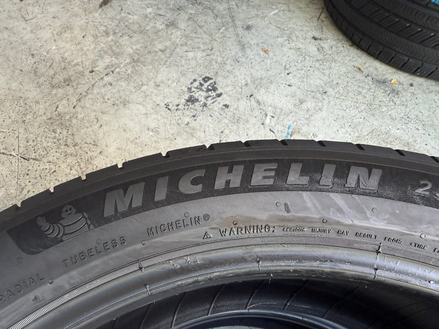 Usato: 2 Pneumatici Michelin Pilot Sport EV 255/45R21 106Y XL NE0 Porsche Estivi 85% Residui