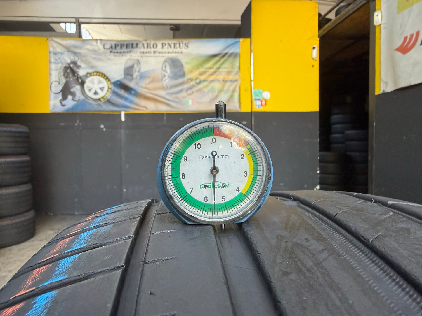 Usato: 2 Pneumatici Michelin Pilot Sport EV 255/45R21 106Y XL NE0 Porsche Estivi 85% Residui