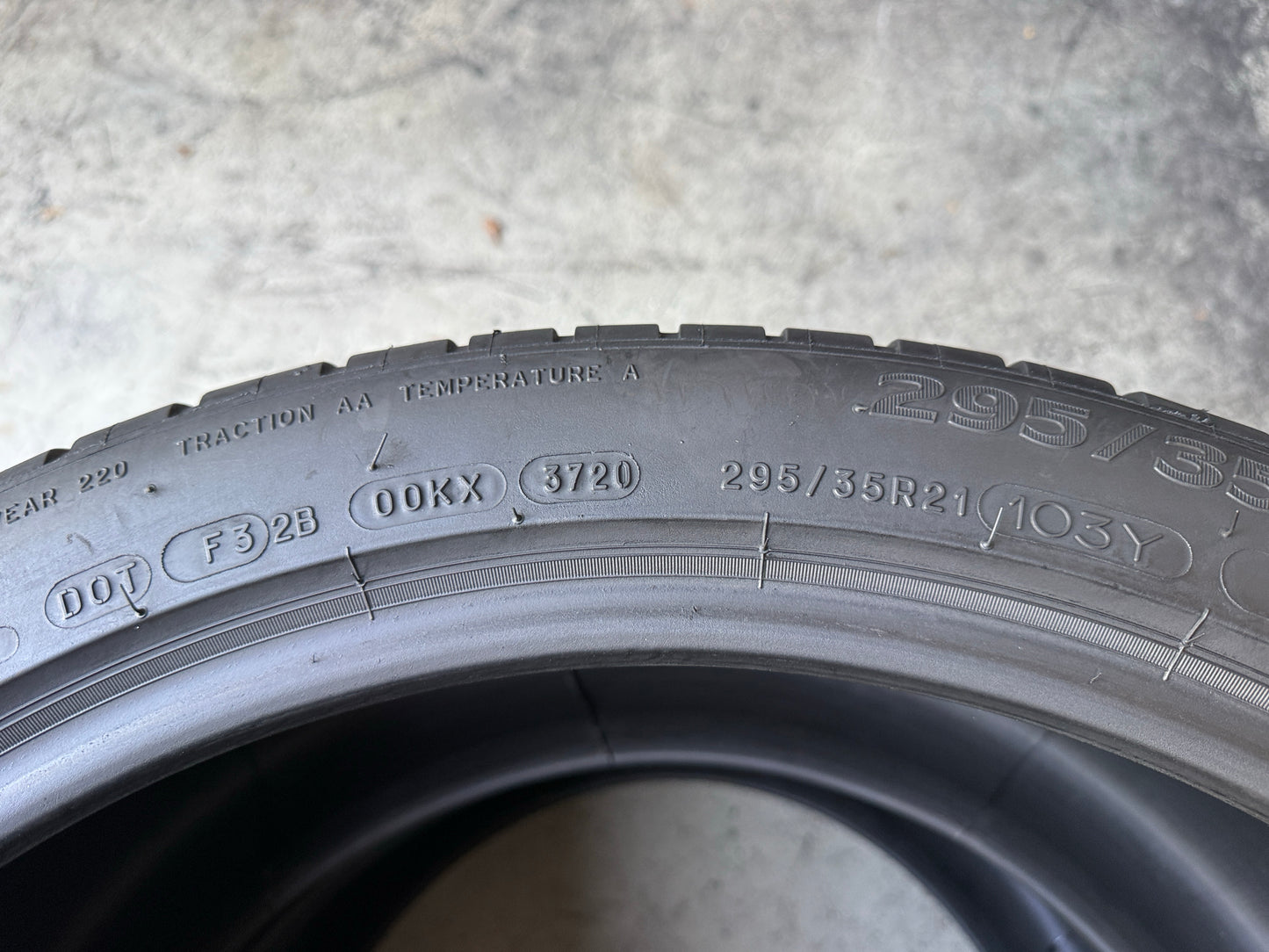 Usato: 2 Pneumatici Michelin Latitude Sport 3 295/35R21 103Y N2 Porsche Estive 90% Residui