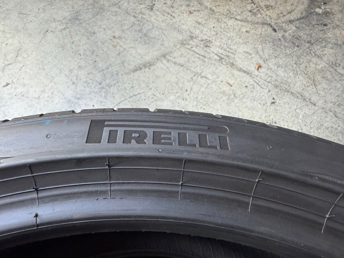 Usato: 2 Pneumatici Pirelli P Zero PZ4 245/35R21 96Y XL FR MGT Estive 95% Residui