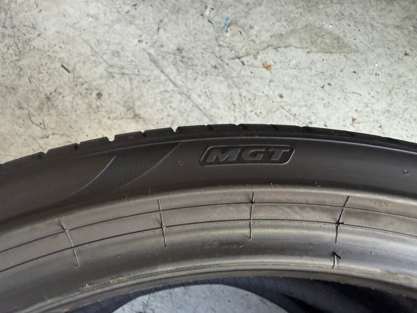 Usato: 2 Pneumatici Pirelli P Zero PZ4 245/35R21 96Y XL FR MGT Estive 95% Residui