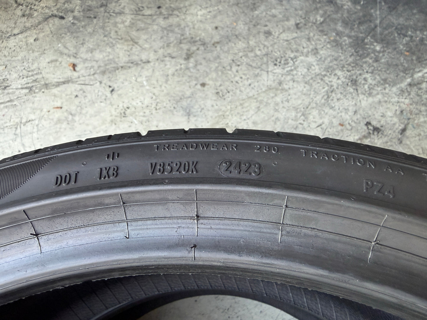 Usato: 2 Pneumatici Pirelli P Zero PZ4 245/35R21 96Y XL FR MGT Estive 95% Residui