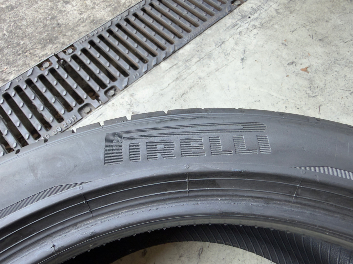 Usato: 4 Pneumatici Pirelli P Zero PZ4 275/40R21 107Y + 315/35R21 111Y XL * BMW Run Flat 85-90% Residui