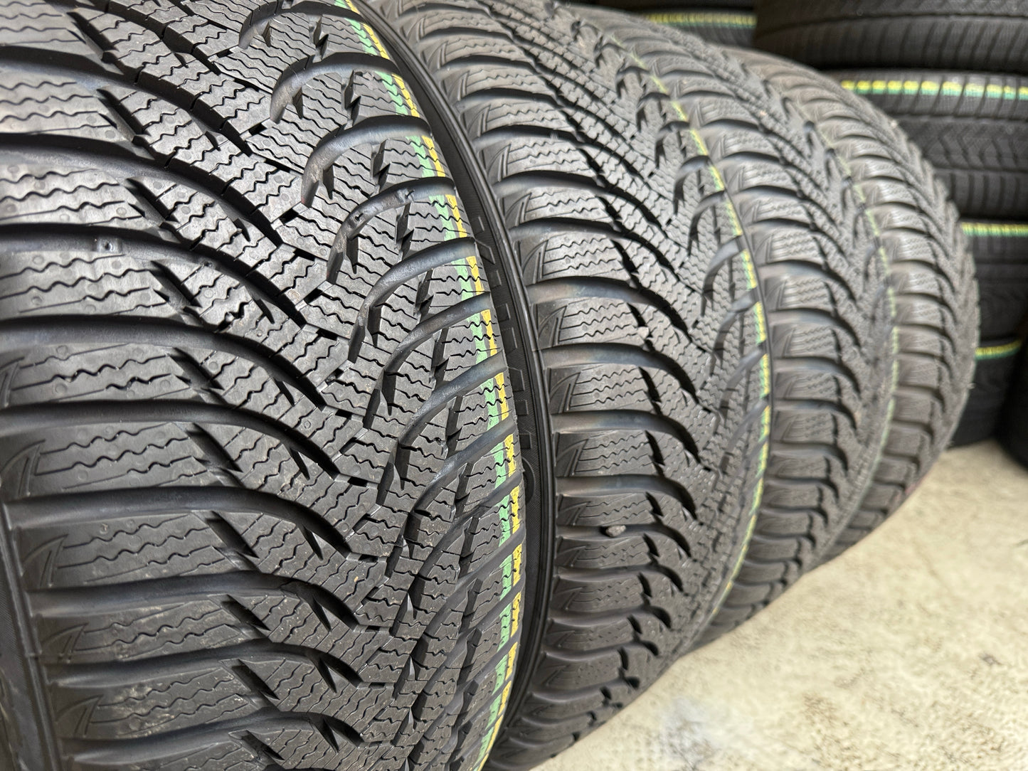 Usato: 4 Gomme 195/50R16 88H XL Kumho Invernali 99% residui