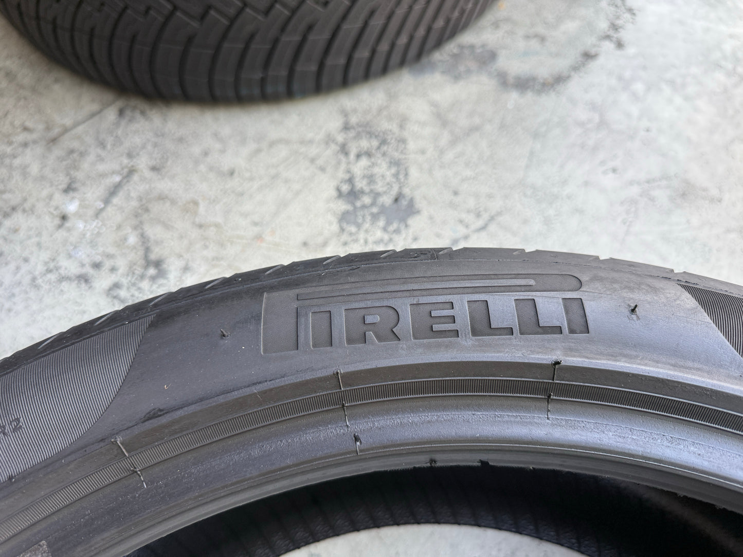 Usato: 4 Pneumatici Pirelli P Zero 265/40R21 101Y + 295/35R21 107Y XL N0 Porsche Estive 85-90% Residui