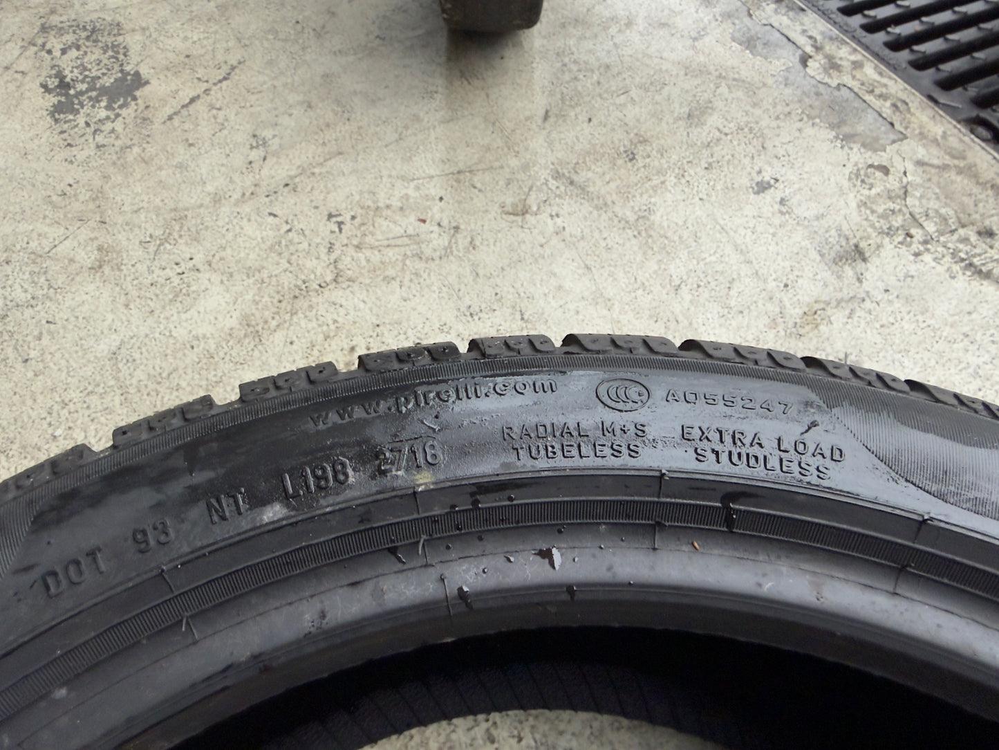 Usato: 4 Gomme 205/50R17 93H XL Pirelli RFT Invernali 95% residui