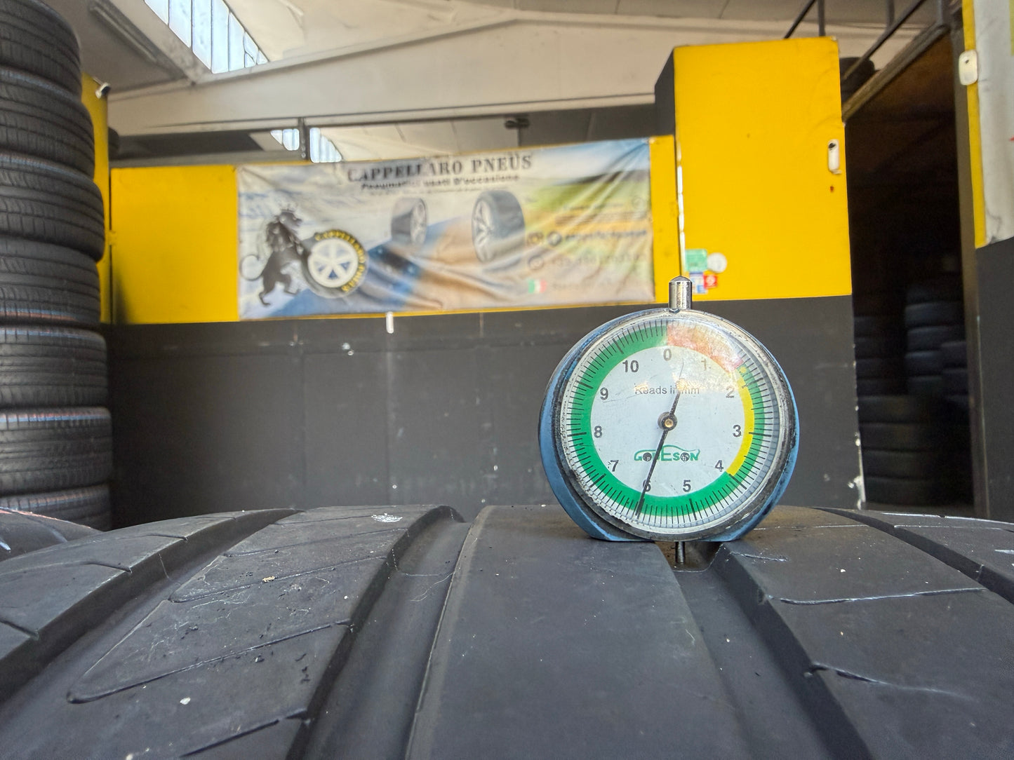Usato: 4 Pneumatici Pirelli P Zero PZ4 285/35R23 107Y + 325/30R23 109Y XL FP Estive 85-90% Residui