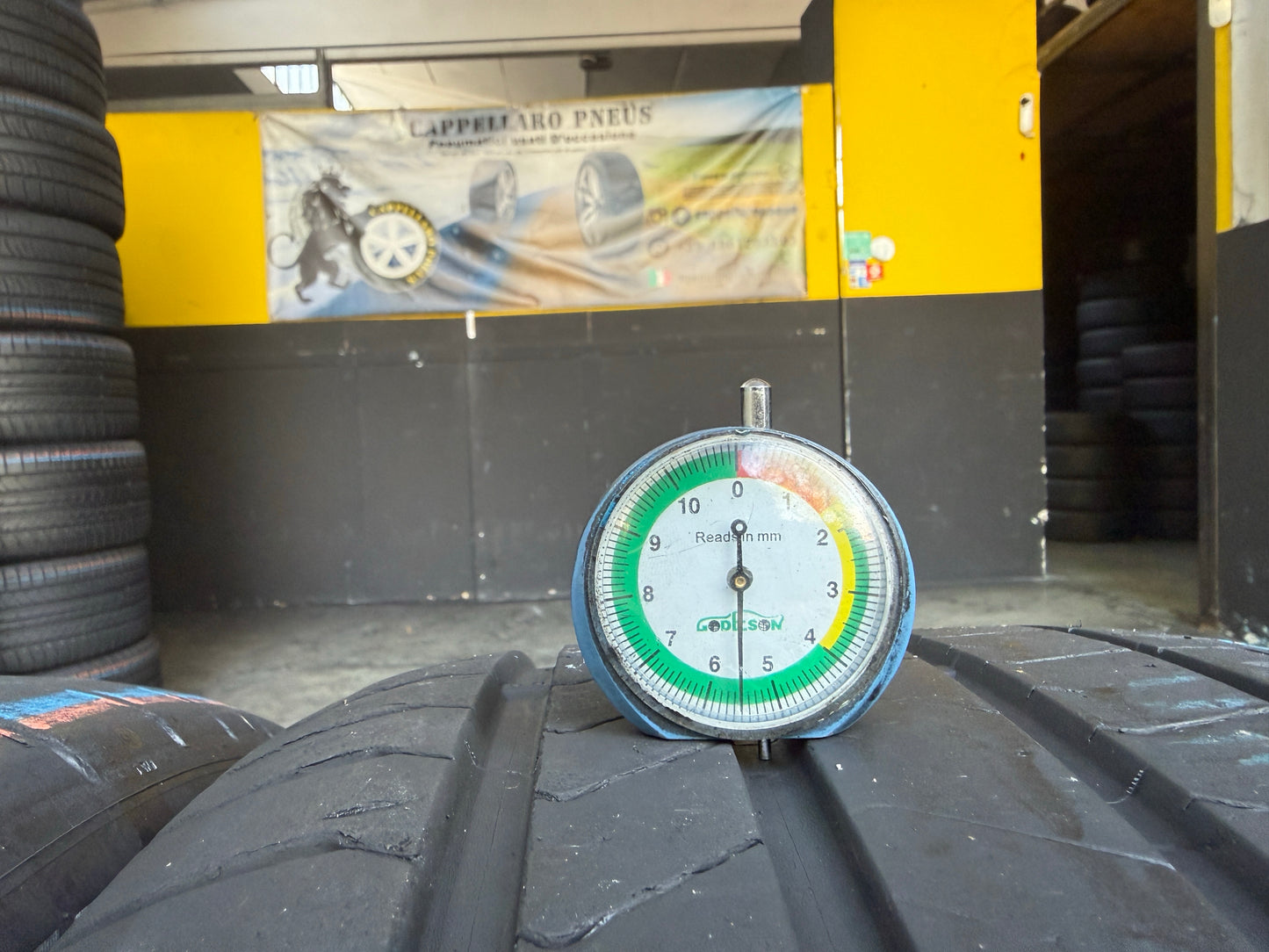 Usato: 4 Pneumatici Pirelli P Zero PZ4 285/35R23 107Y + 325/30R23 109Y XL FP Estive 85-90% Residui