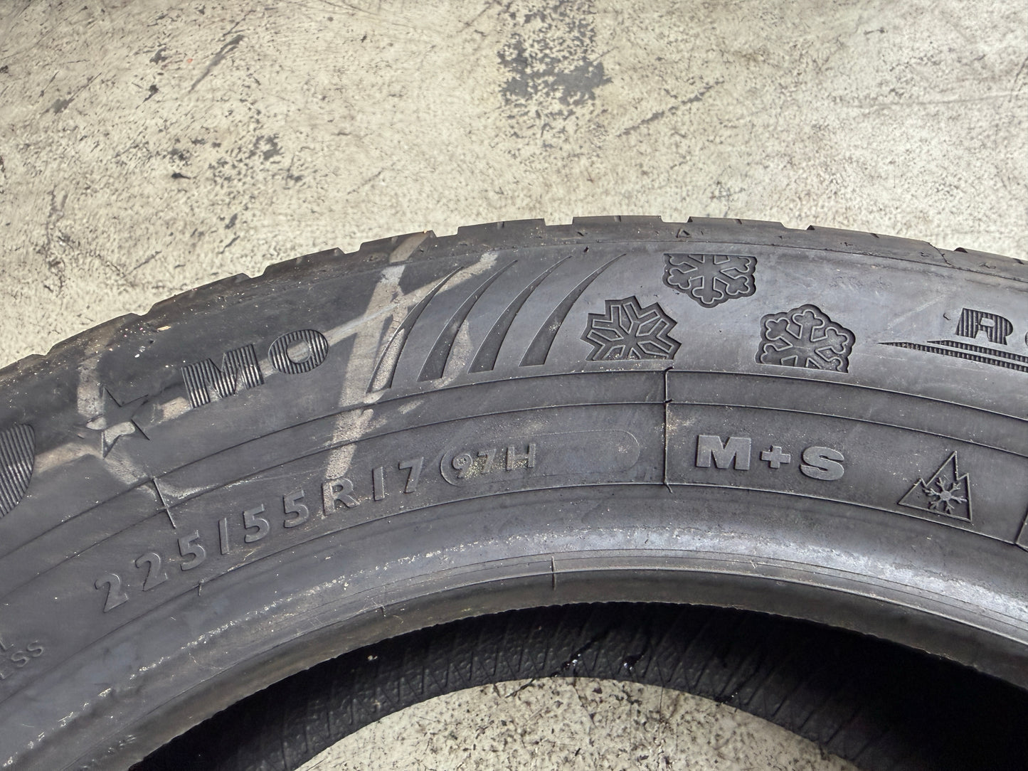 Usato: 4 Gomme 225/55R17 97H Dunlop Invernali 85% residui