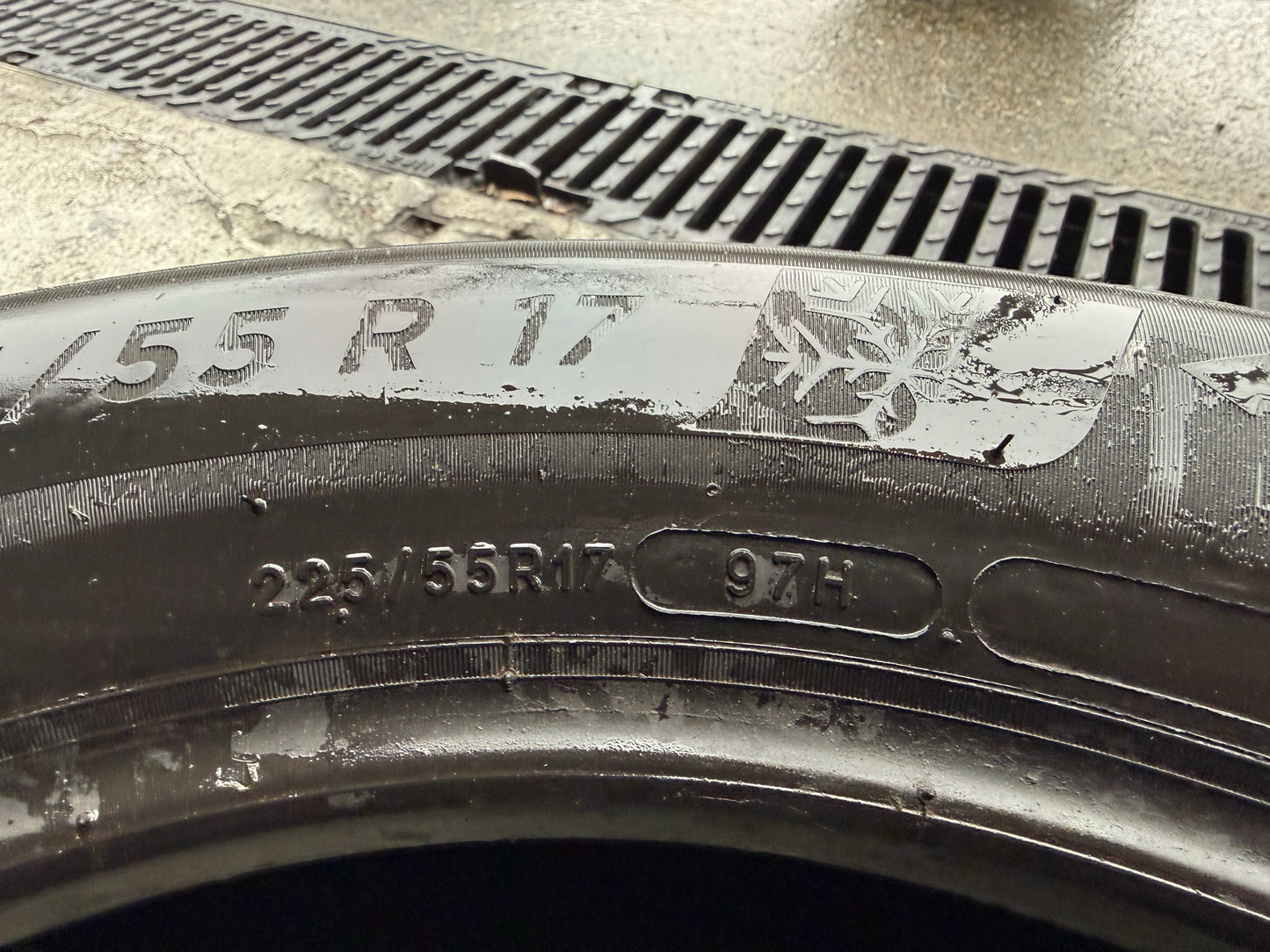 Usato: 4 Gomme 225/55R17 97H Michelin Invernali 95% residui
