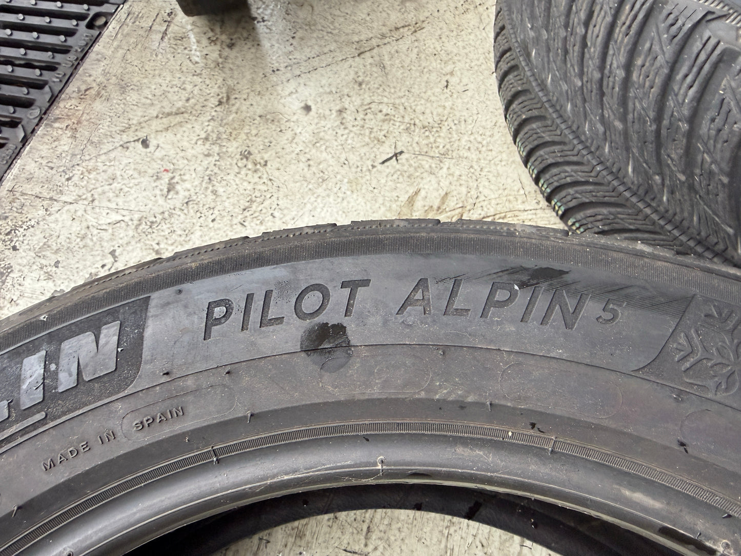 Usato: 4 Gomme 225/55R18 102V XL Michelin Invernali 90% residui