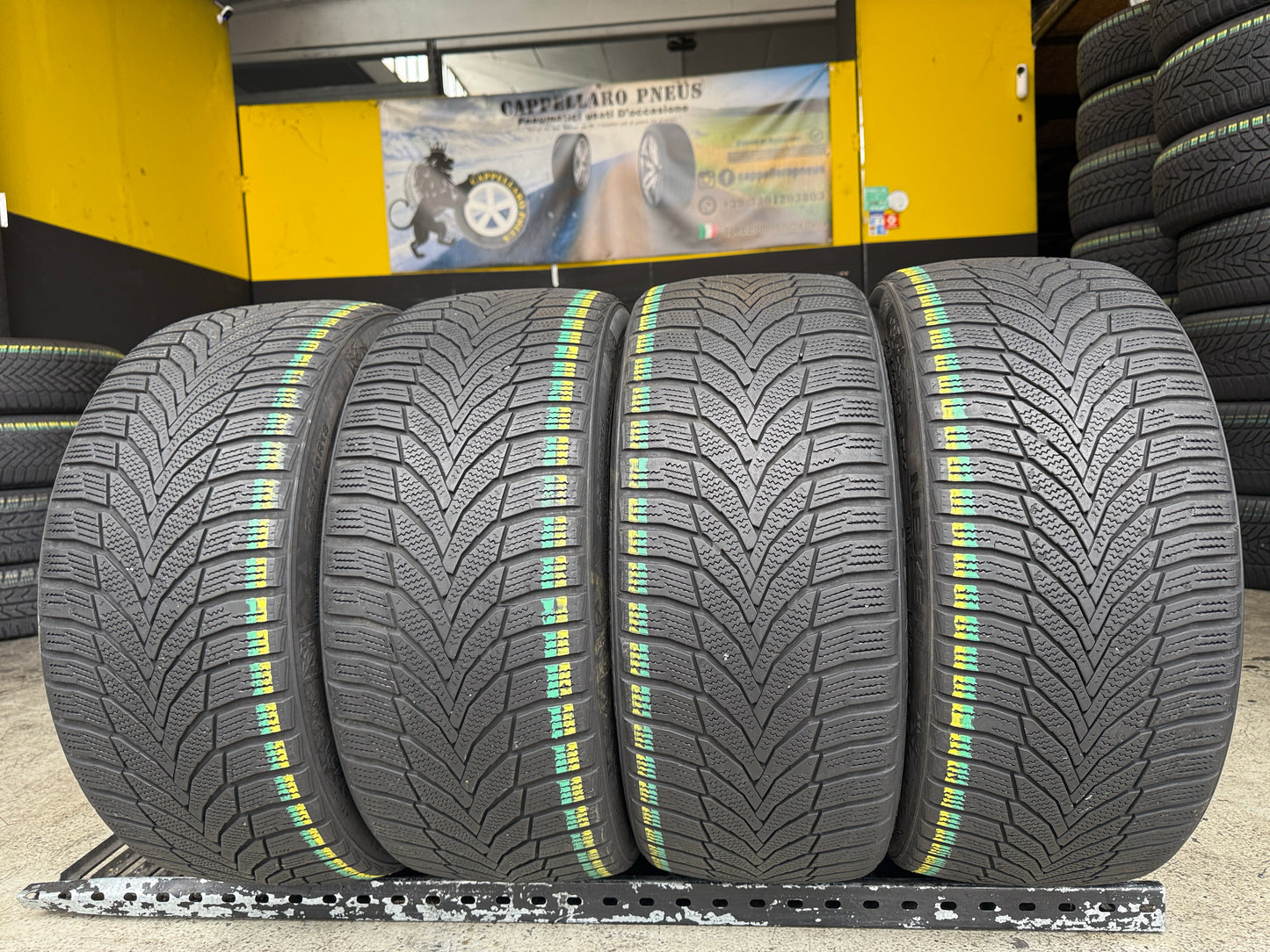 Usato: 4 Gomme 245/40R18 97V XL Nexen Invernali 75% residui