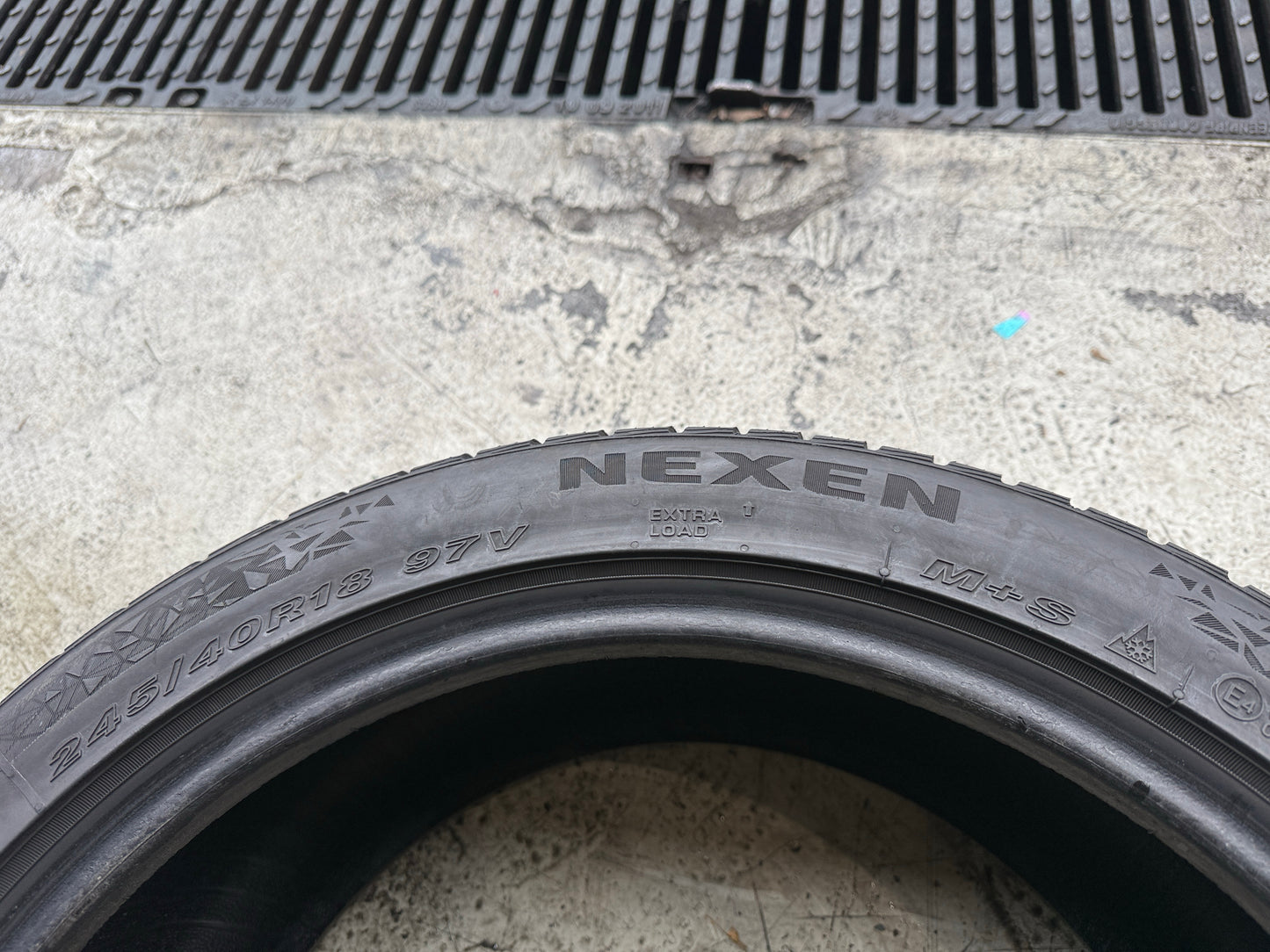 Usato: 4 Gomme 245/40R18 97V XL Nexen Invernali 75% residui