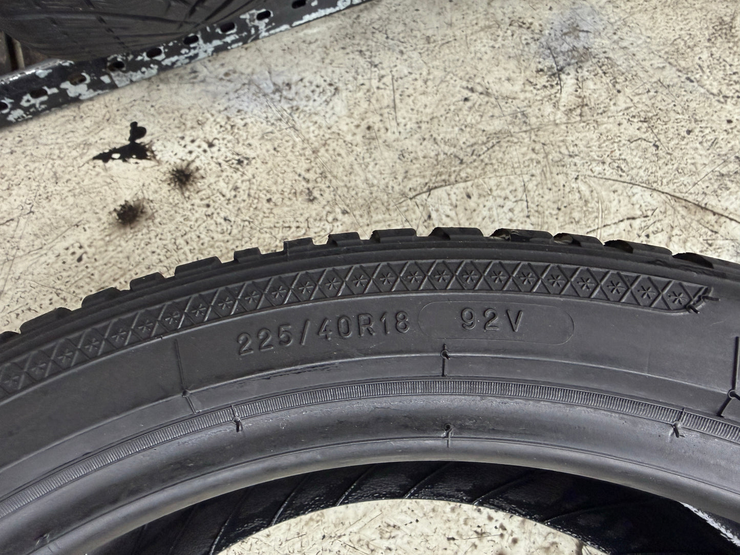 Usato: 4 Gomme 225/40R18 92V Kleber Invernali 85% residui
