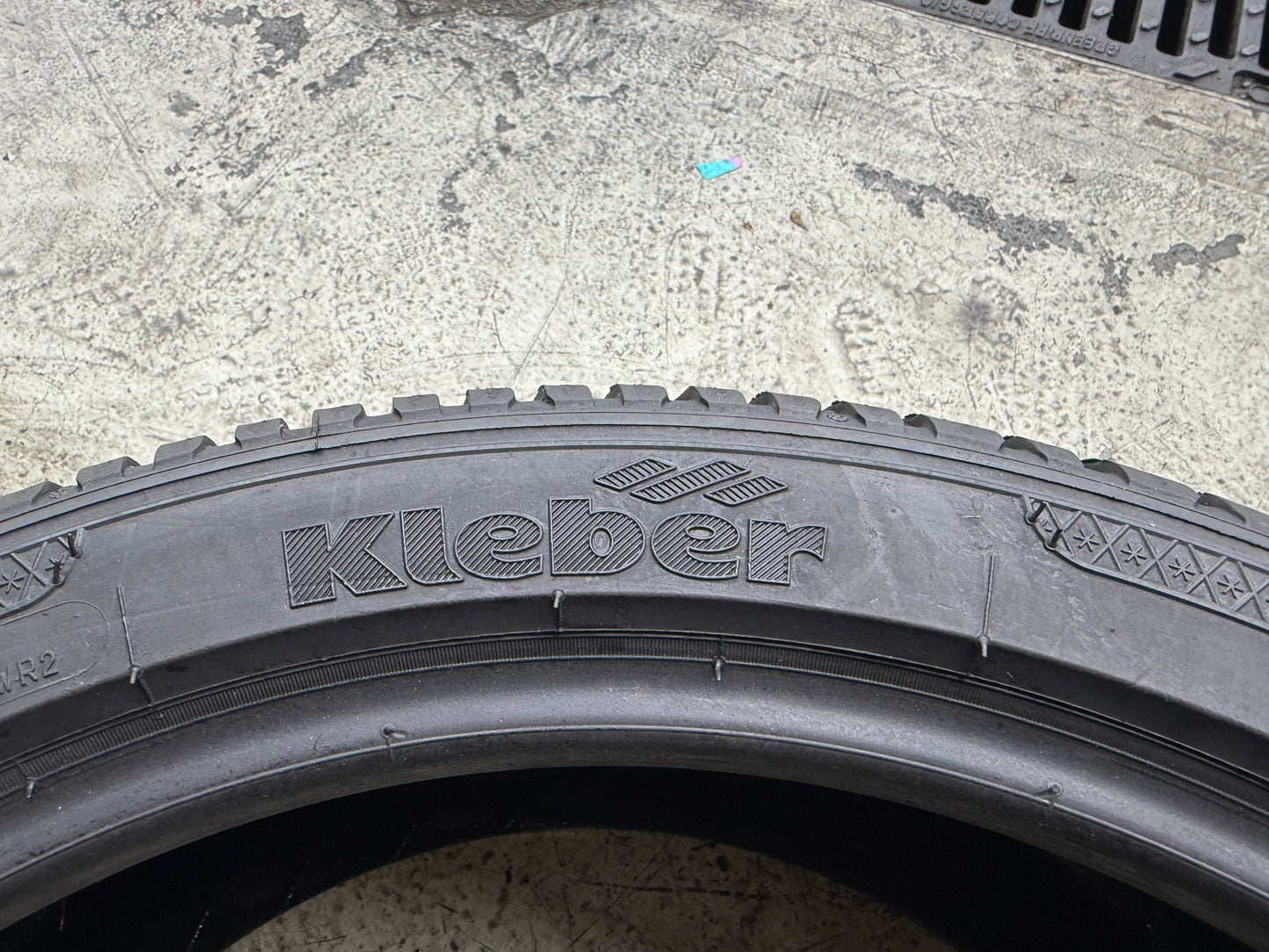 Usato: 4 Gomme 225/40R18 92V Kleber Invernali 85% residui