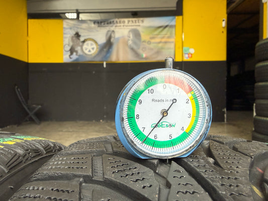 Usato: 4 Gomme 215/45R17 91V XL Nankang Invernali 80/85% residui