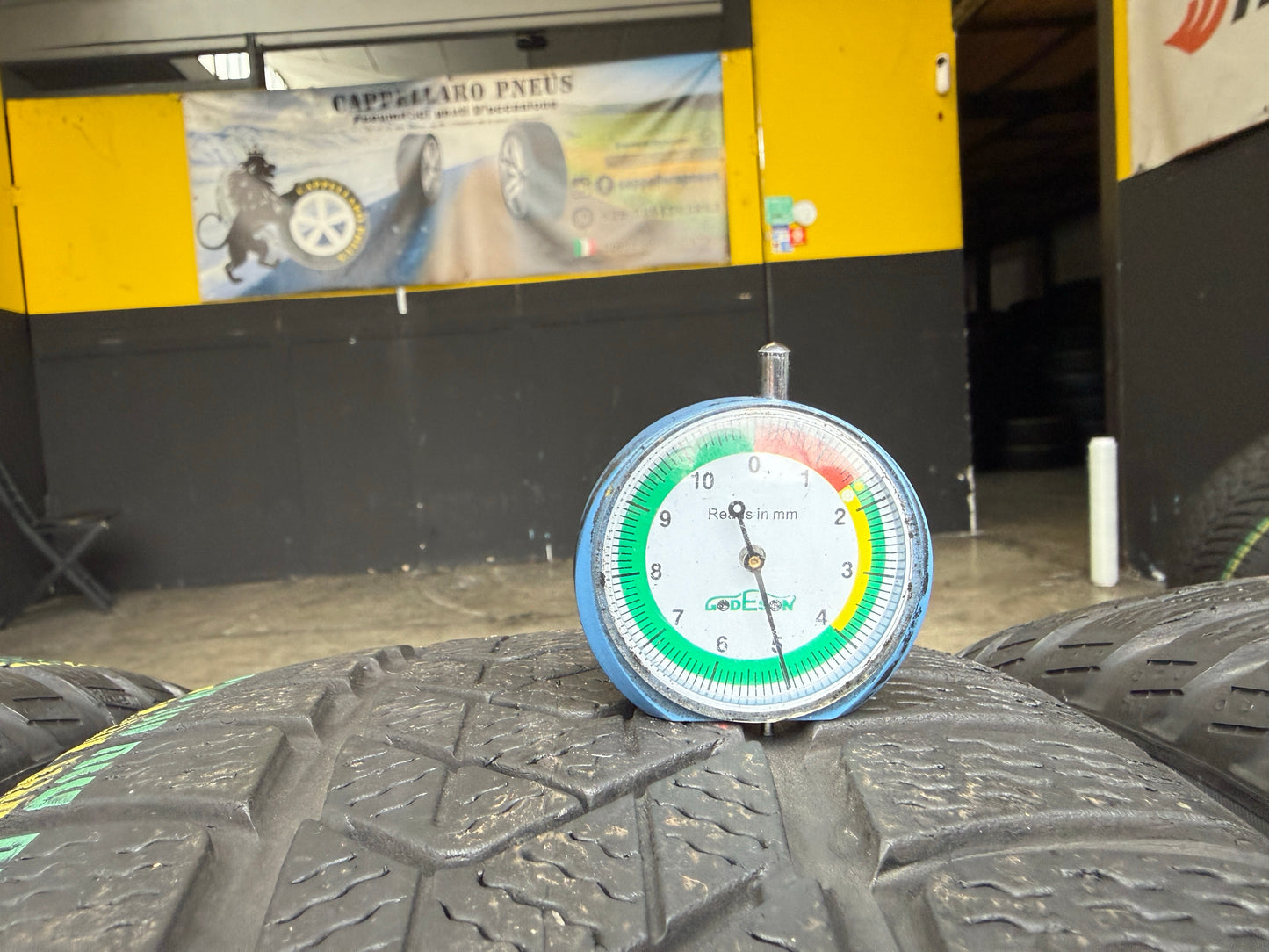 Usato: 4 Gomme 215/50R18 92V Pirelli Invernali 85/75% residui