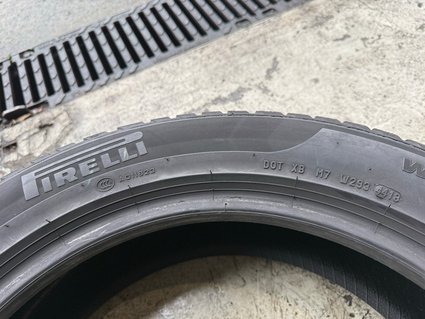 Usato: 4 Gomme 215/50R18 92V Pirelli Invernali 85/75% residui