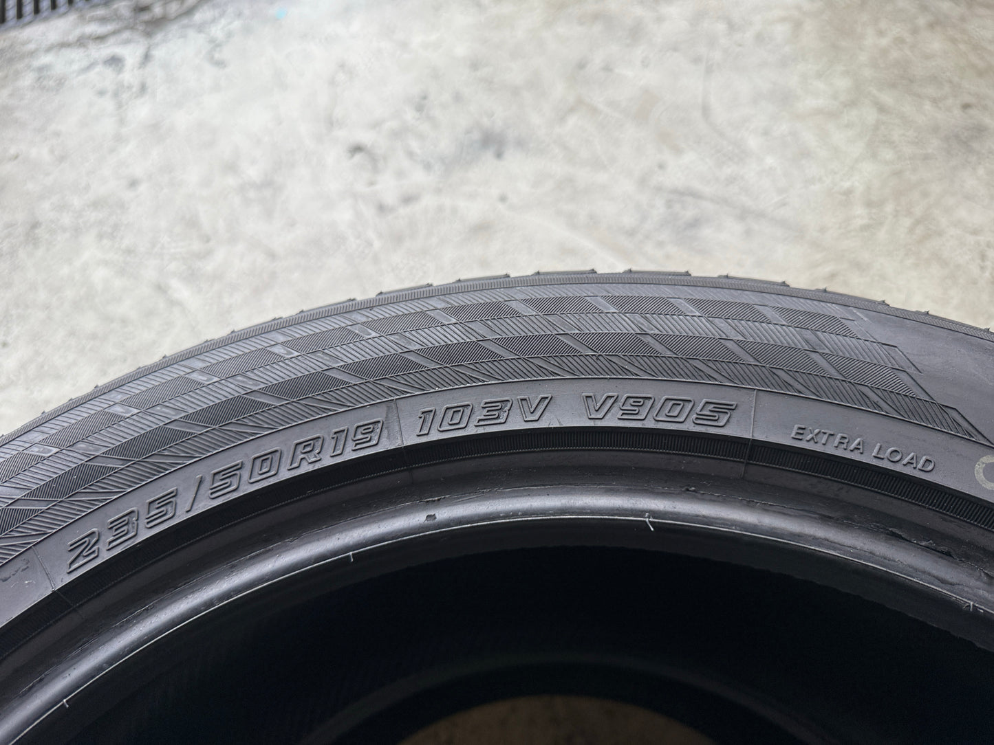 Usato: 2 Gomme 235/50R19 103V XL Yokohama Invernali 85% residui