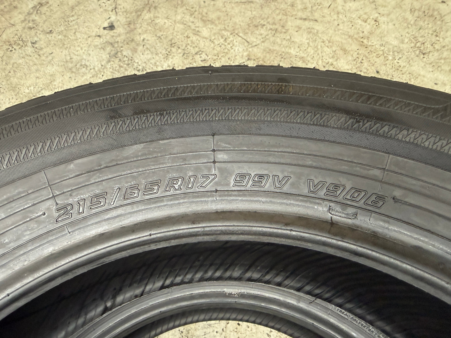 Usato: 2 Gomme 215/65R17 99V Yokohama Invernali 85% residui