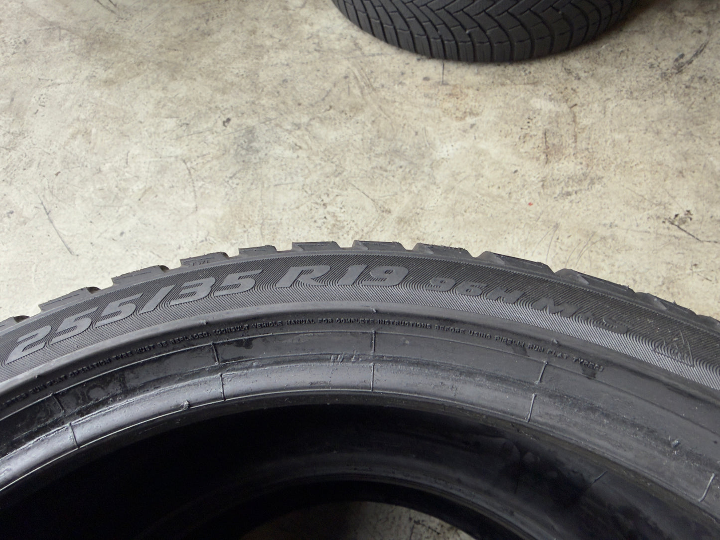 Usato: 2 Gomme 255/35R19 96H XL Pirelli RFT Invernali 80% residui