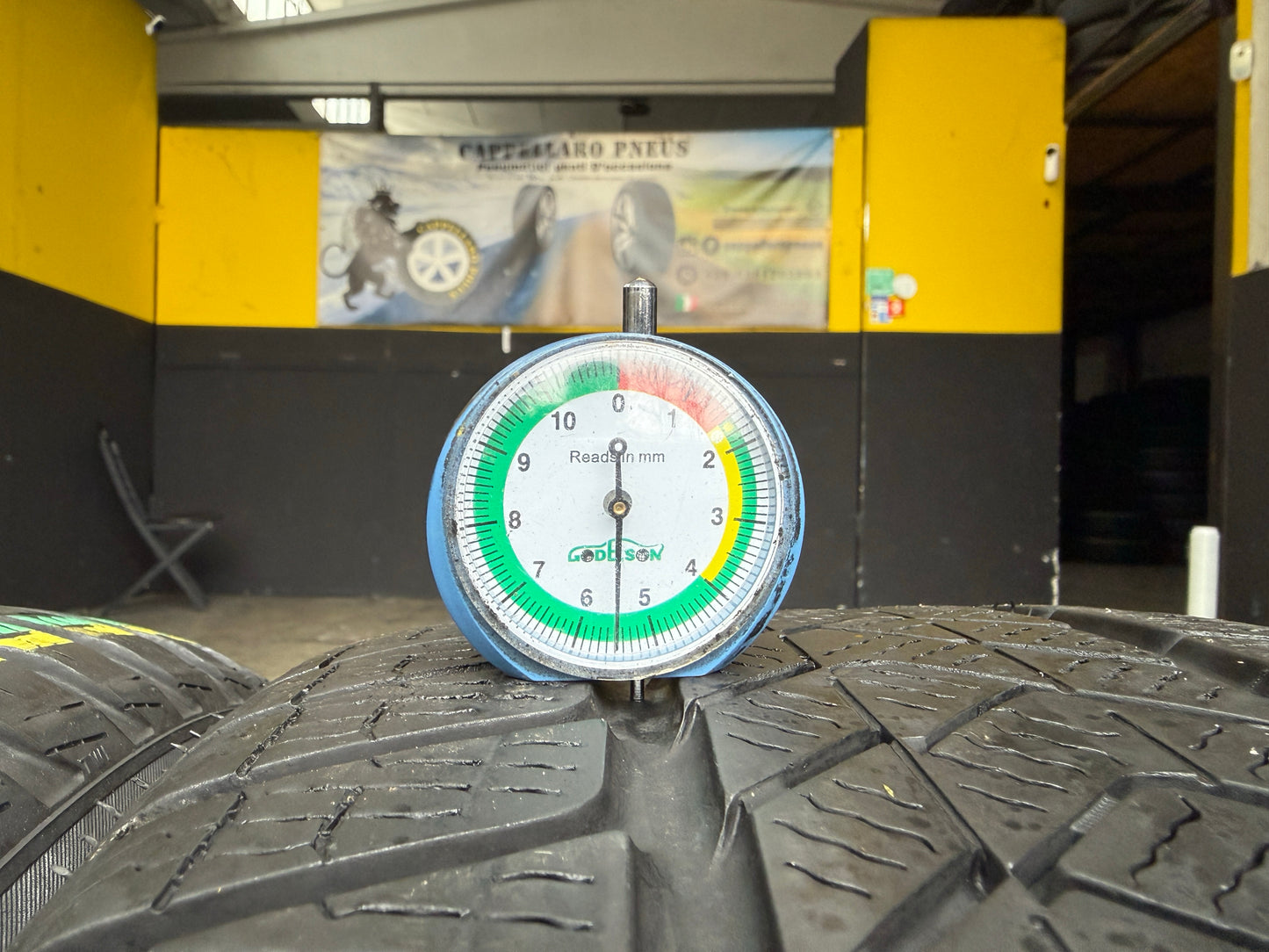 Usato: 2 Gomme 255/35R19 96H XL Pirelli RFT Invernali 80% residui