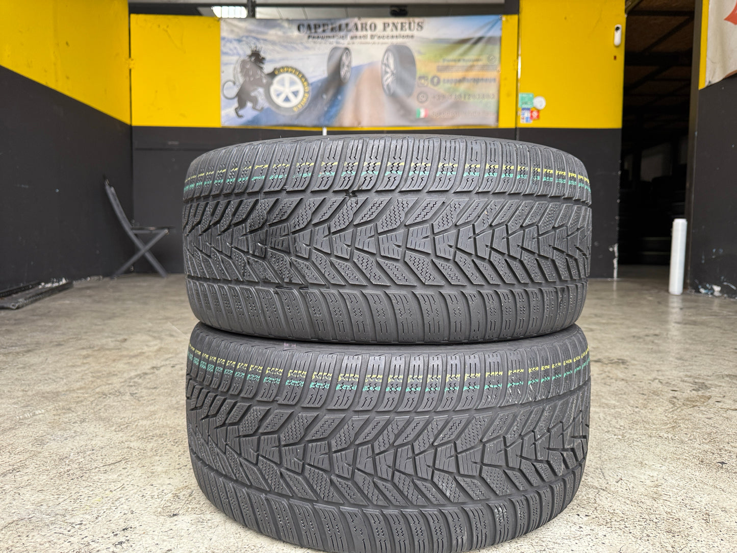 Usato: 2 Gomme 245/35R19 93W Hankook Invernali 70% residui