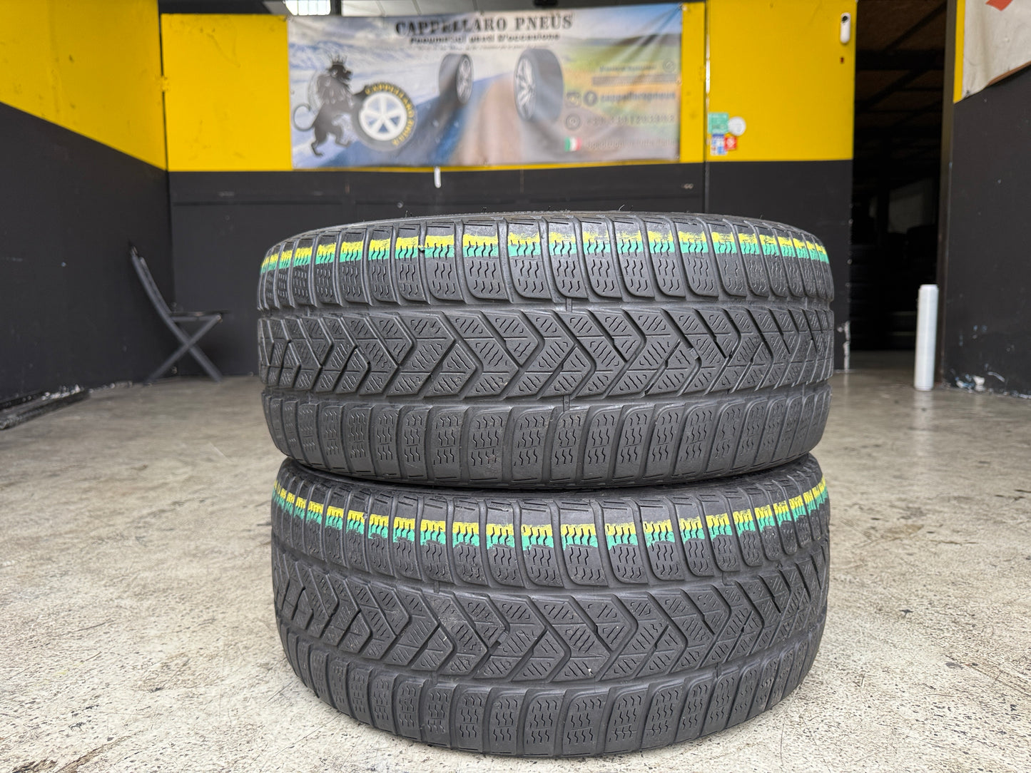 Usato: 2 Gomme 235/35R19 91W XL Pirelli Invernali 65% residui