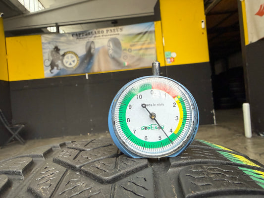 Usato: 2 Gomme 235/35R19 91W XL Pirelli Invernali 65% residui